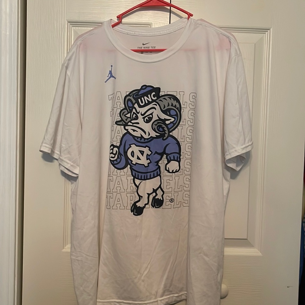Men’s Nike Tarheels TShirt